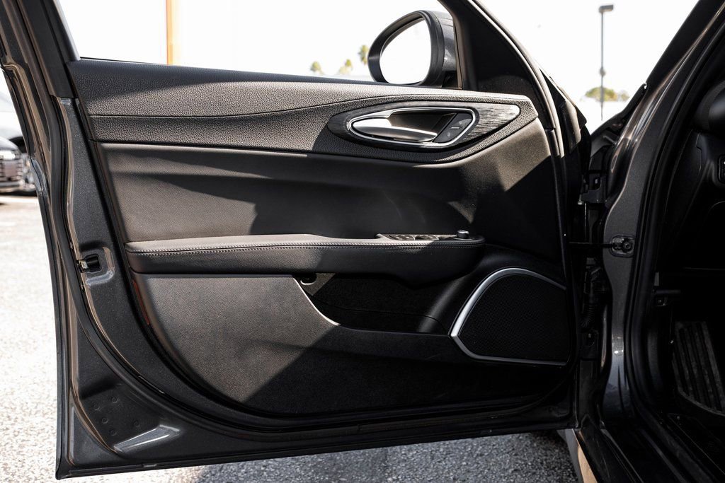 Used 2022 Alfa Romeo Giulia Sprint image 22