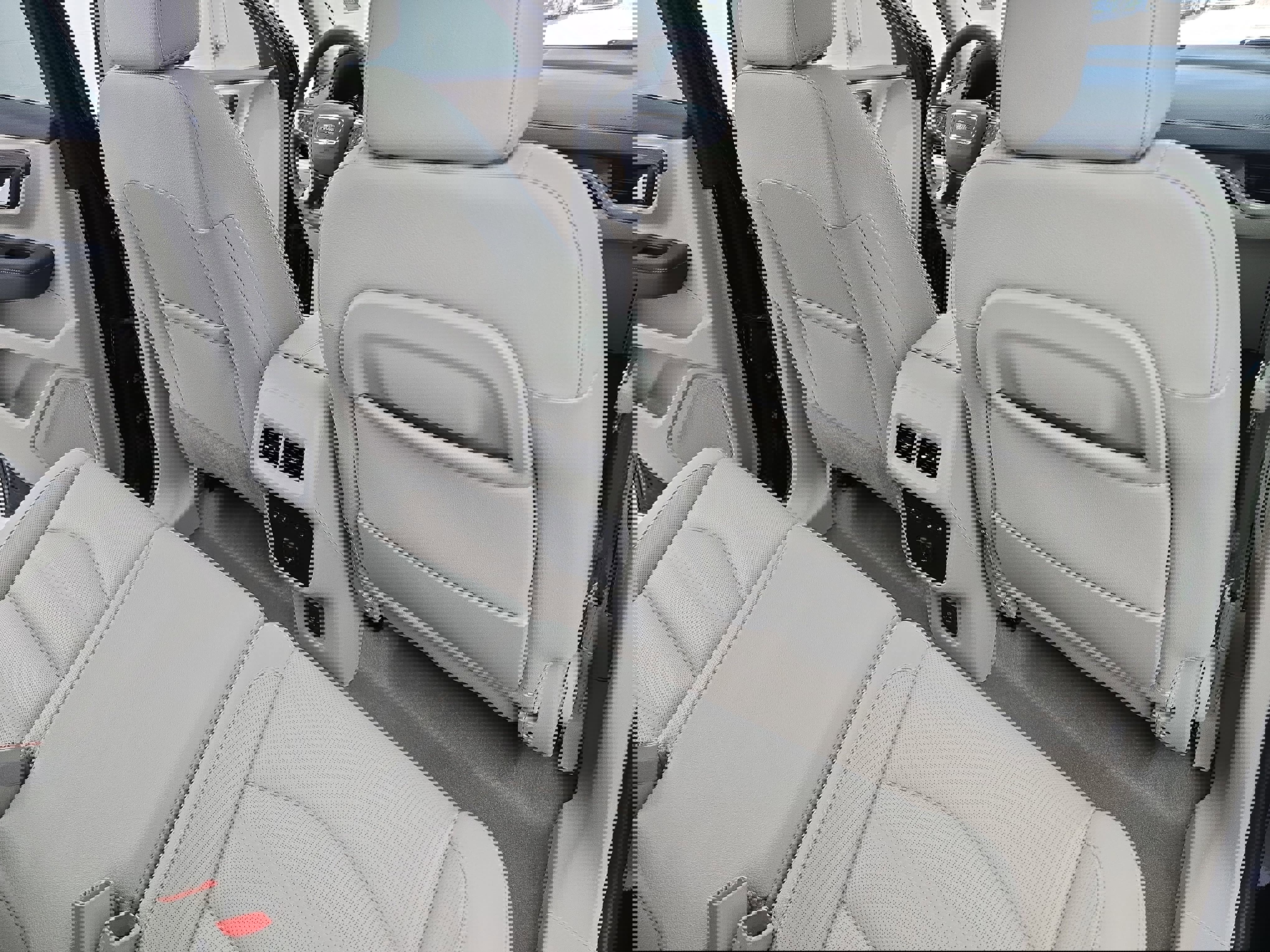 Used 2024 GMC Terrain Denali w/ Denali Premium Package image 11