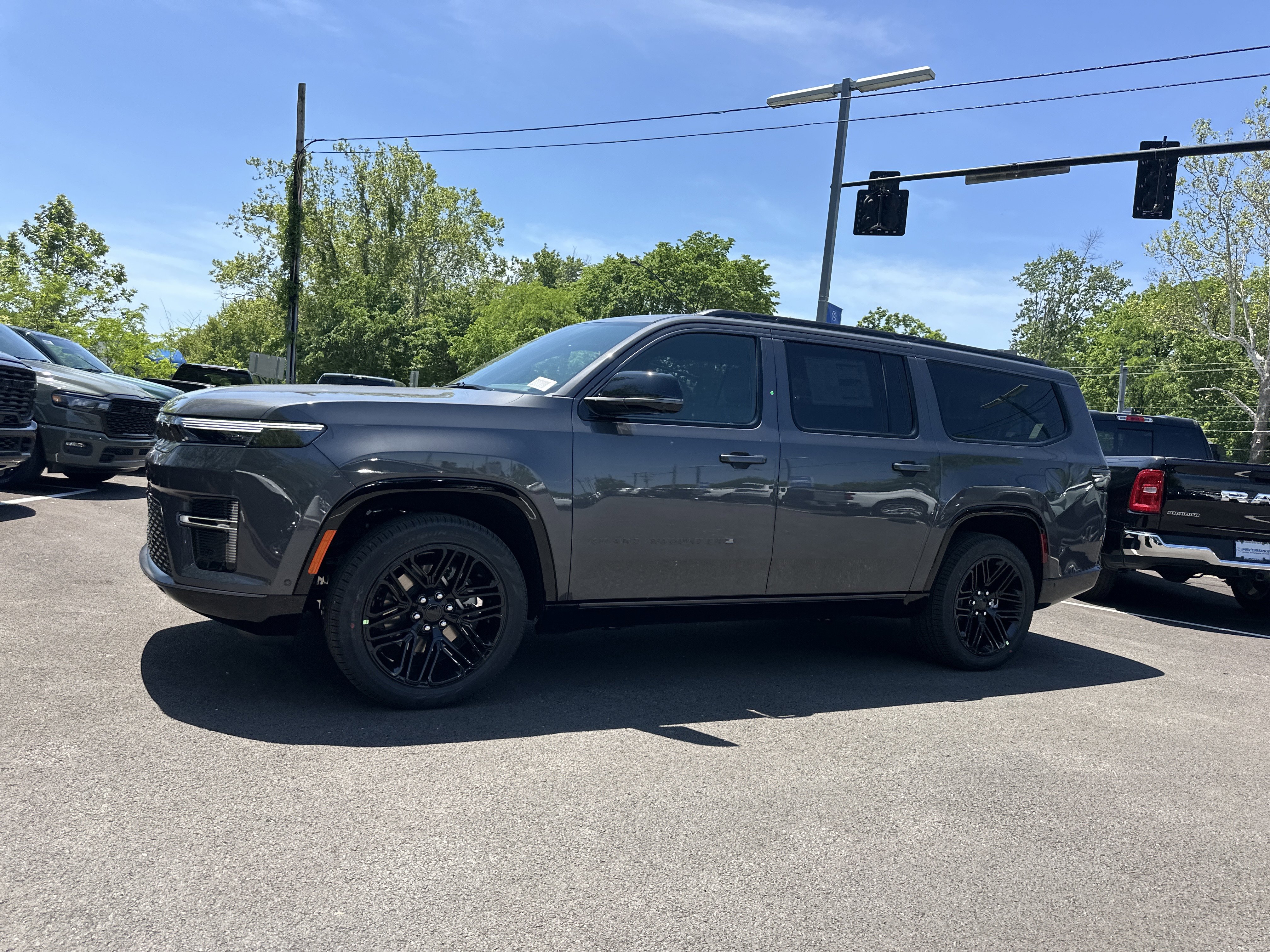 New 2026 Jeep Grand Wagoneer L Limited AWD/4WD image 24