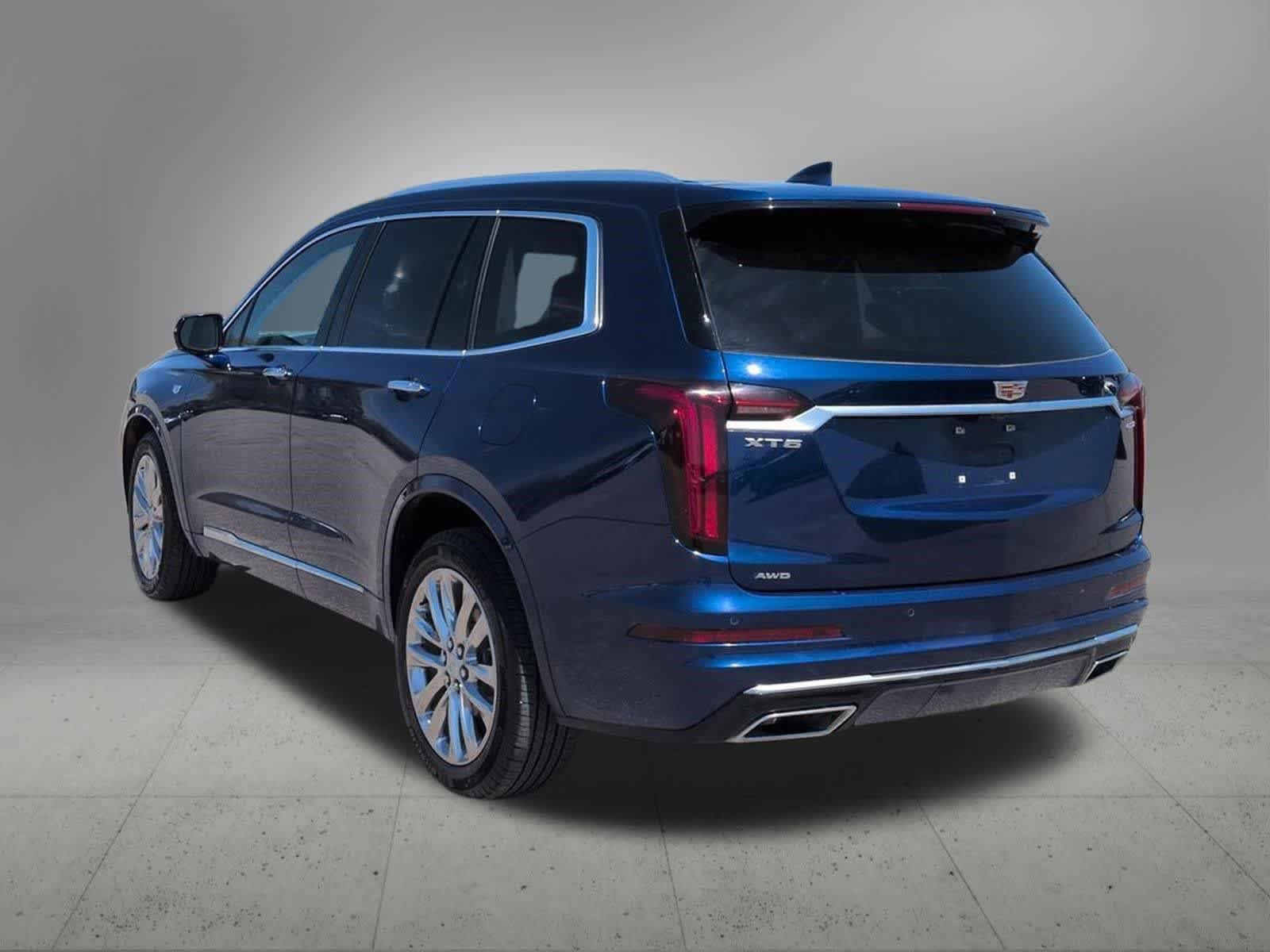 Used 2023 Cadillac XT6 Premium Luxury AWD/4WD image 4