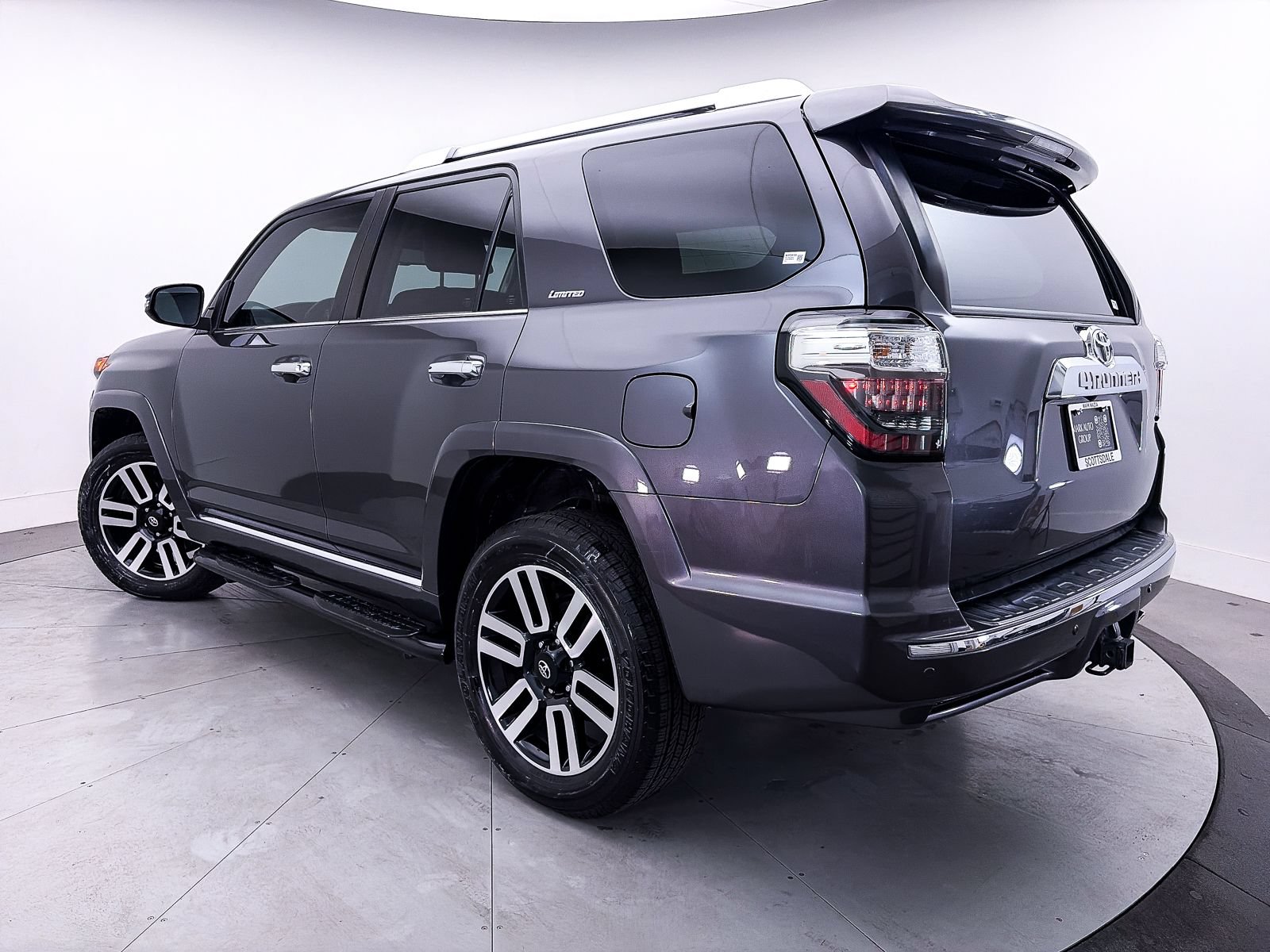 Used 2022 Toyota 4Runner Limited AWD/4WD image 3