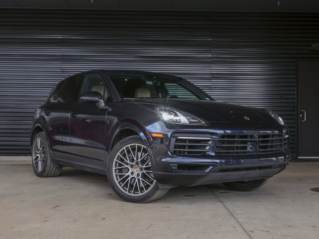 Certified 2023 Porsche Cayenne Platinum Edition image 9