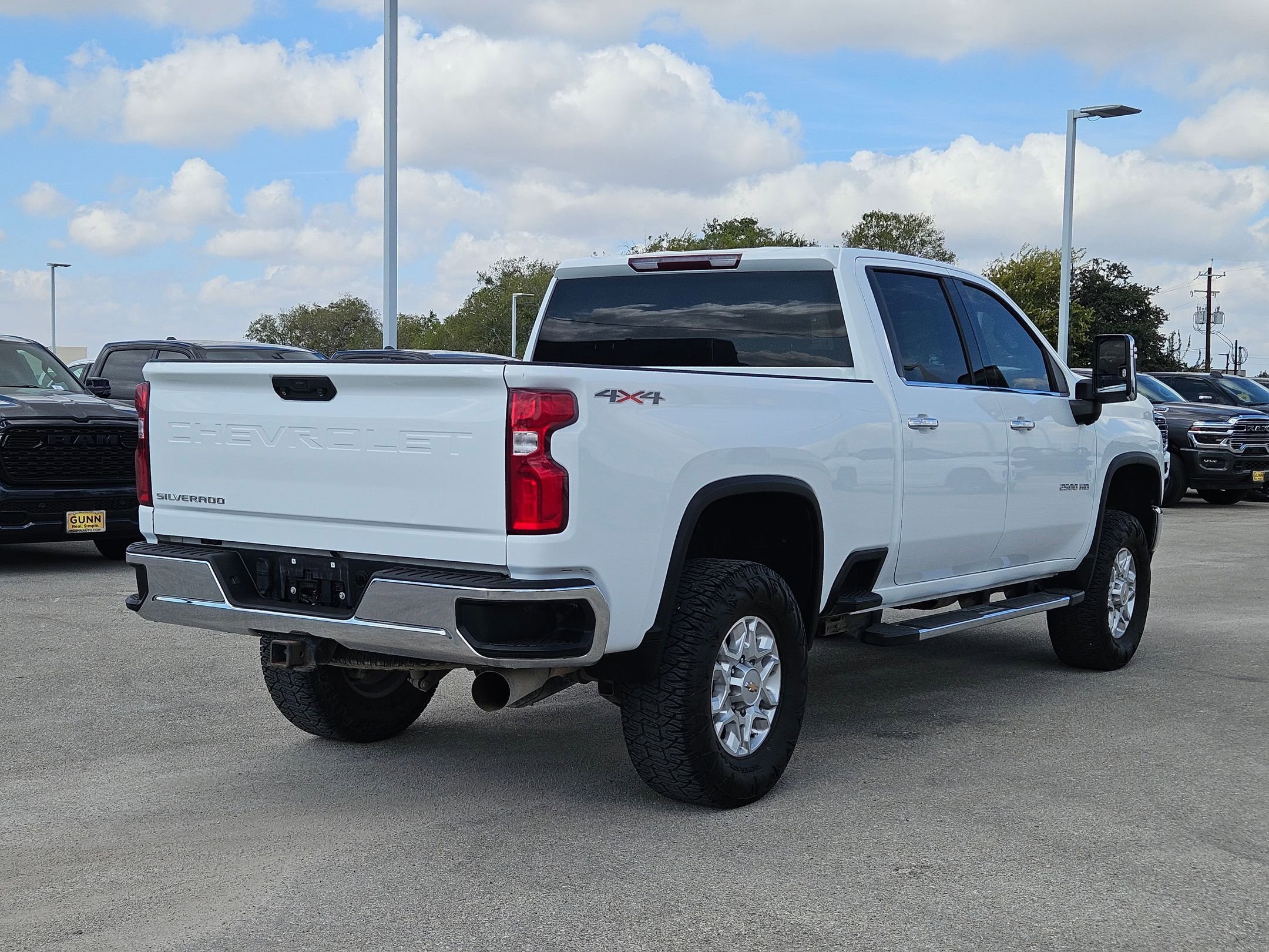 Used 2021 Chevrolet Silverado 2500 LTZ image 3