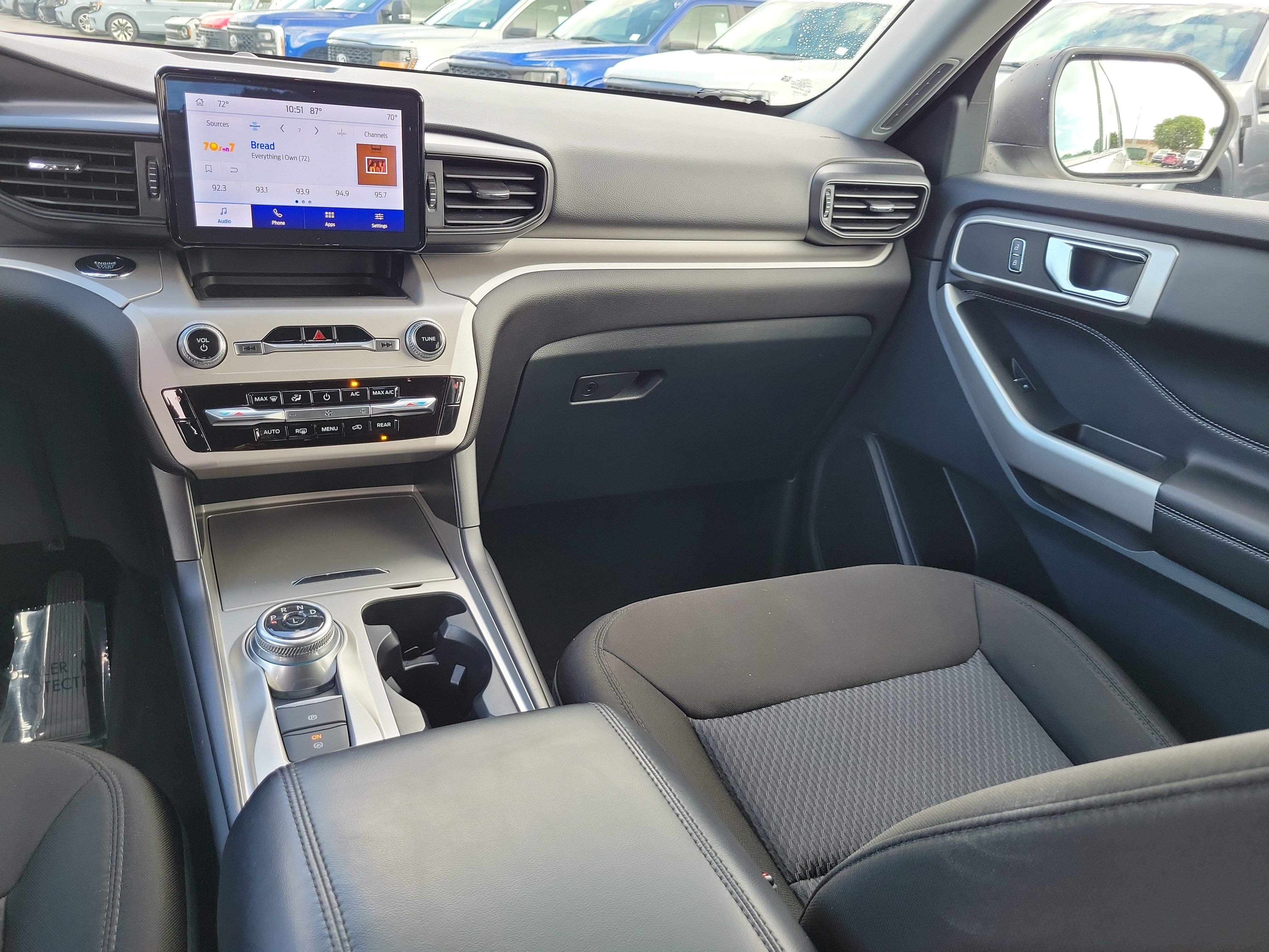 Used 2024 Ford Explorer XLT RWD image 17