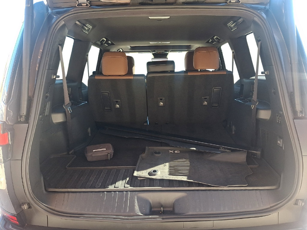 Used 2024 Lexus GX 550 w/ Accessory Package (2T) AWD/4WD image 28