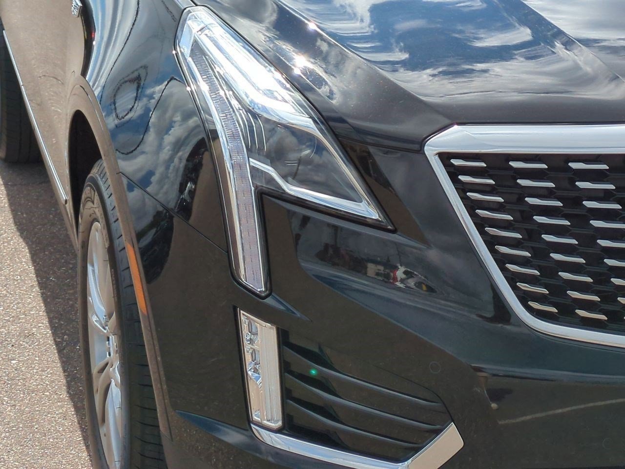 Certified 2023 Cadillac XT5 Premium Luxury image 9