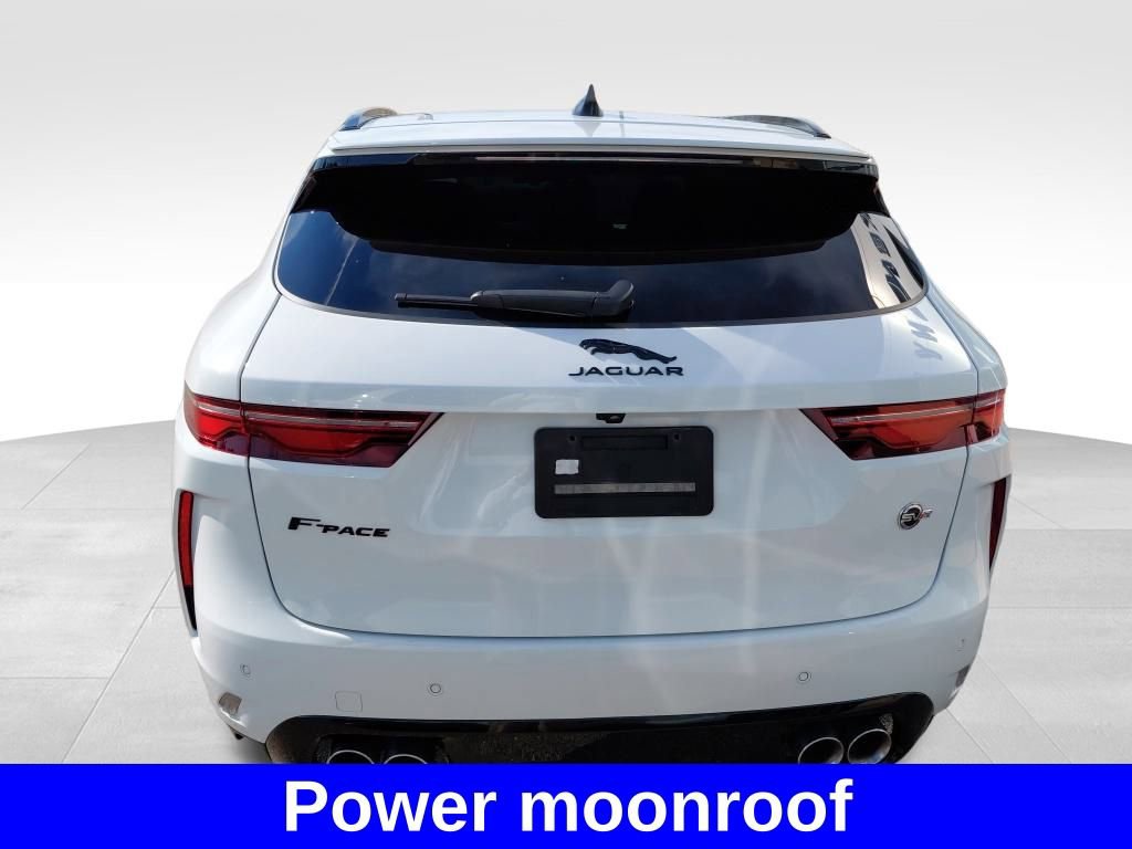 Used 2022 Jaguar F-PACE SVR image 18