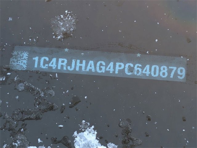 Certified 2023 Jeep Grand Cherokee Laredo image 32