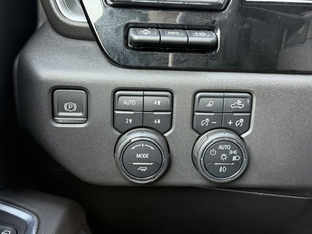 Used 2022 Chevrolet Silverado 1500 High Country w/ Technology Package image 33