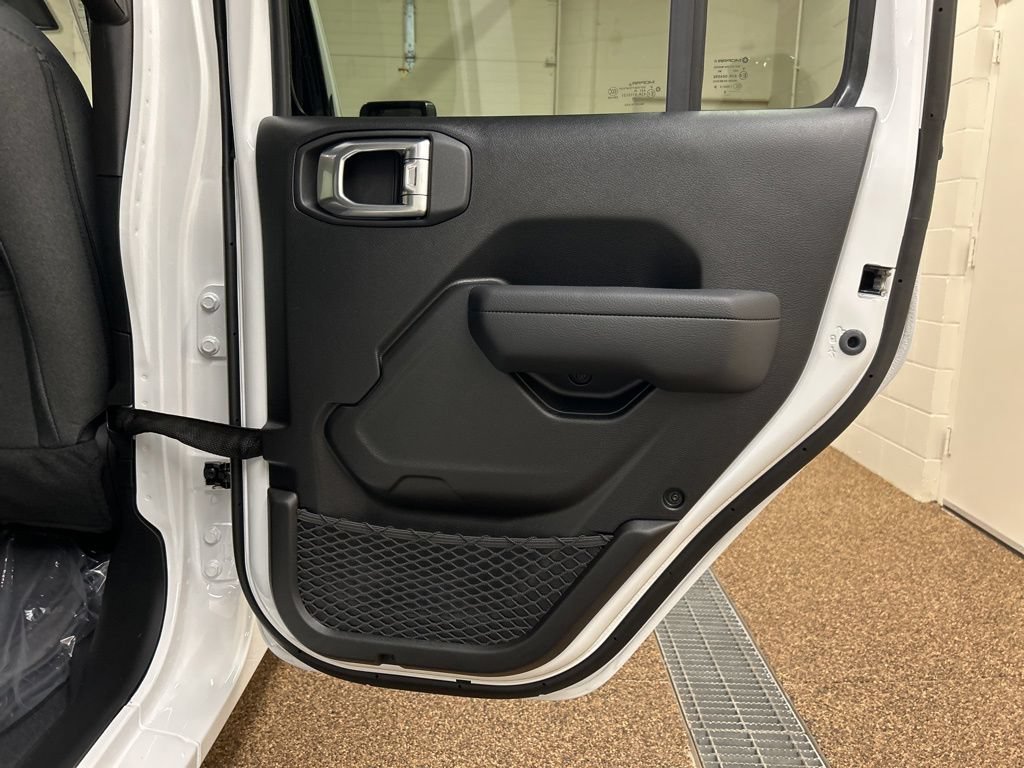 New 2026 Jeep Gladiator Sport AWD/4WD image 15