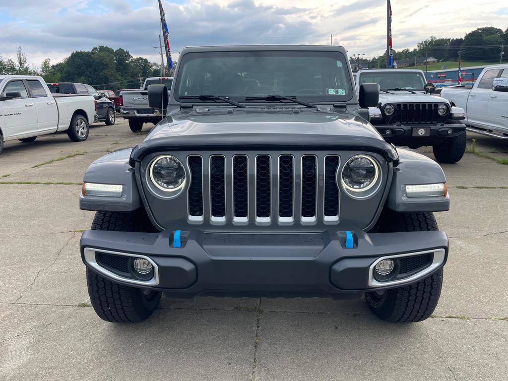 Used 2023 Jeep Wrangler Unlimited Sahara w/ Cold Weather Group AWD/4WD image 9