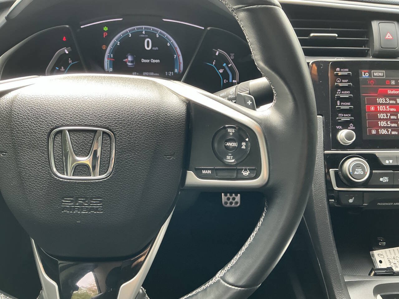 Used 2019 Honda Civic Touring image 29