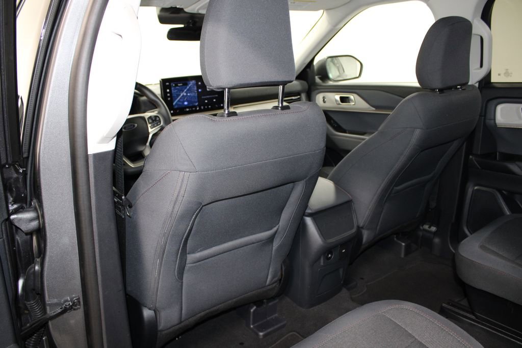 Used 2025 Ford Explorer Active image 24
