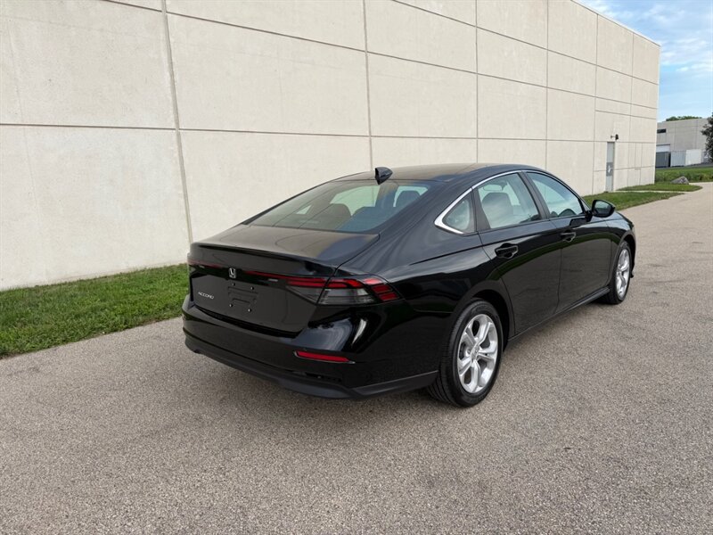 Used 2026 Honda Accord LX image 9