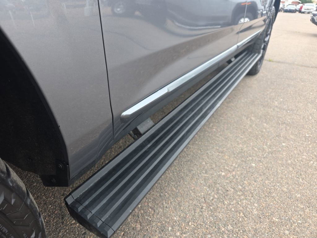 Used 2022 GMC Yukon XL Denali image 21