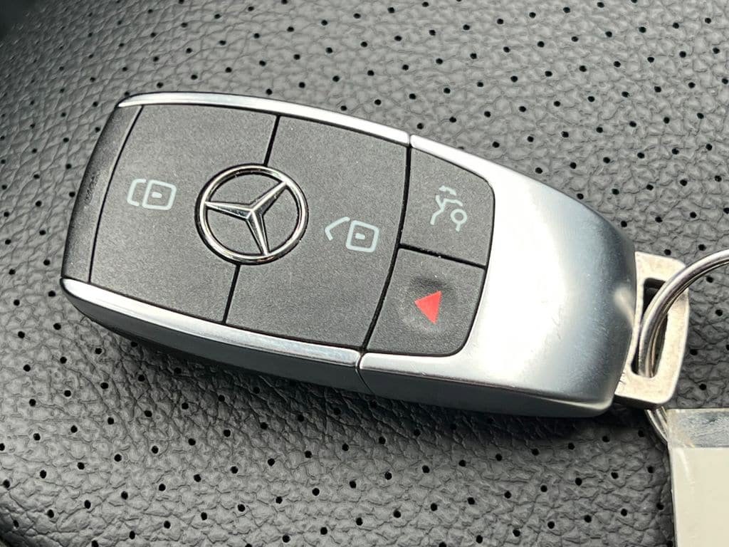 Used 2022 Mercedes-Benz GLE 350 4MATIC w/ Premium Package image 36
