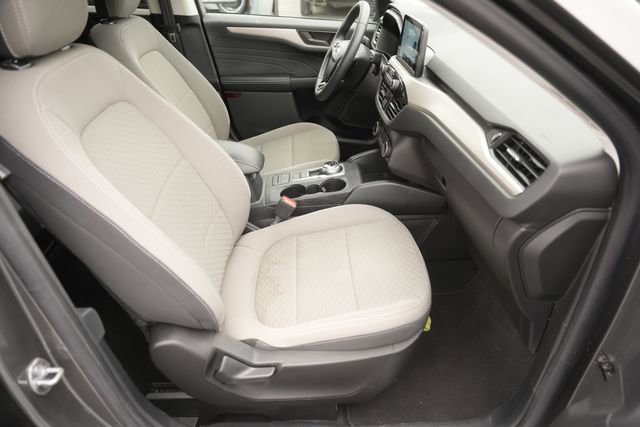 Used 2022 Ford Escape SE w/ SE Sport Appearance Package image 18