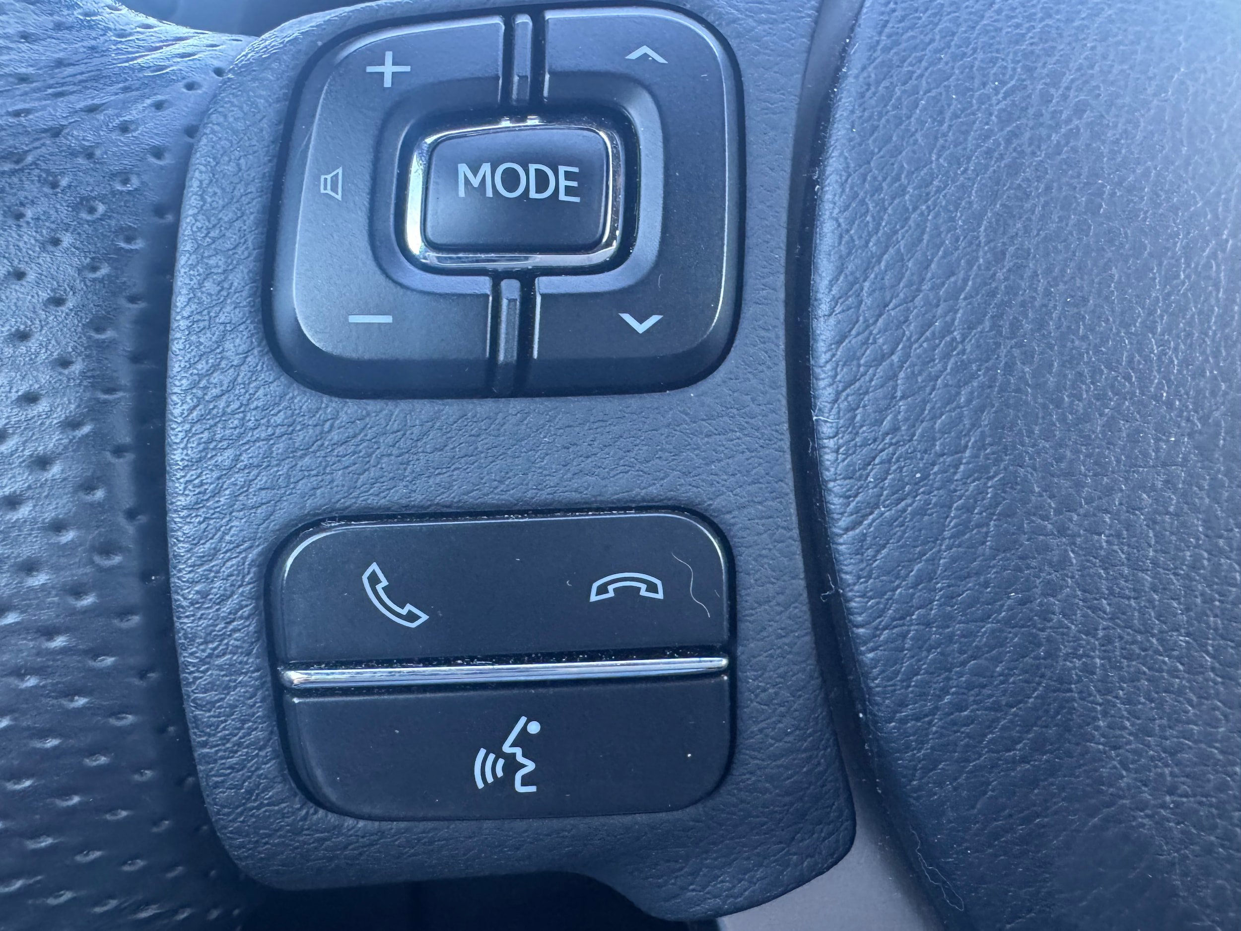 Used 2020 Lexus IS 300 F Sport w/ Blackline Edition RWD image 18