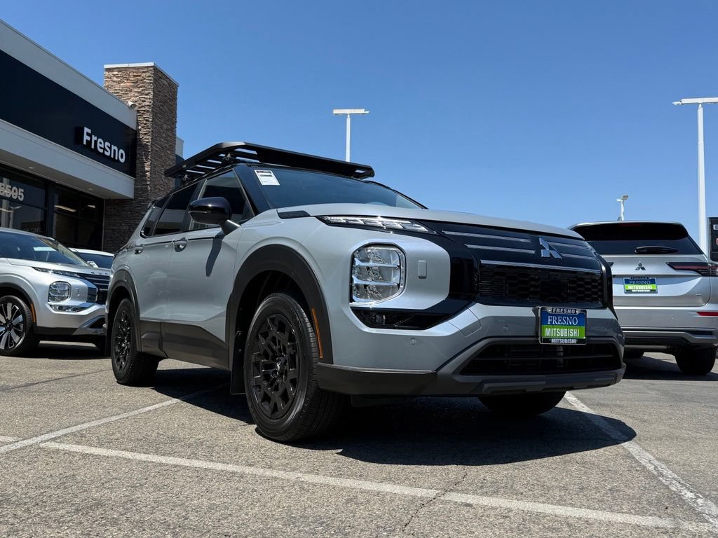 New 2026 Mitsubishi Outlander AWD image 3