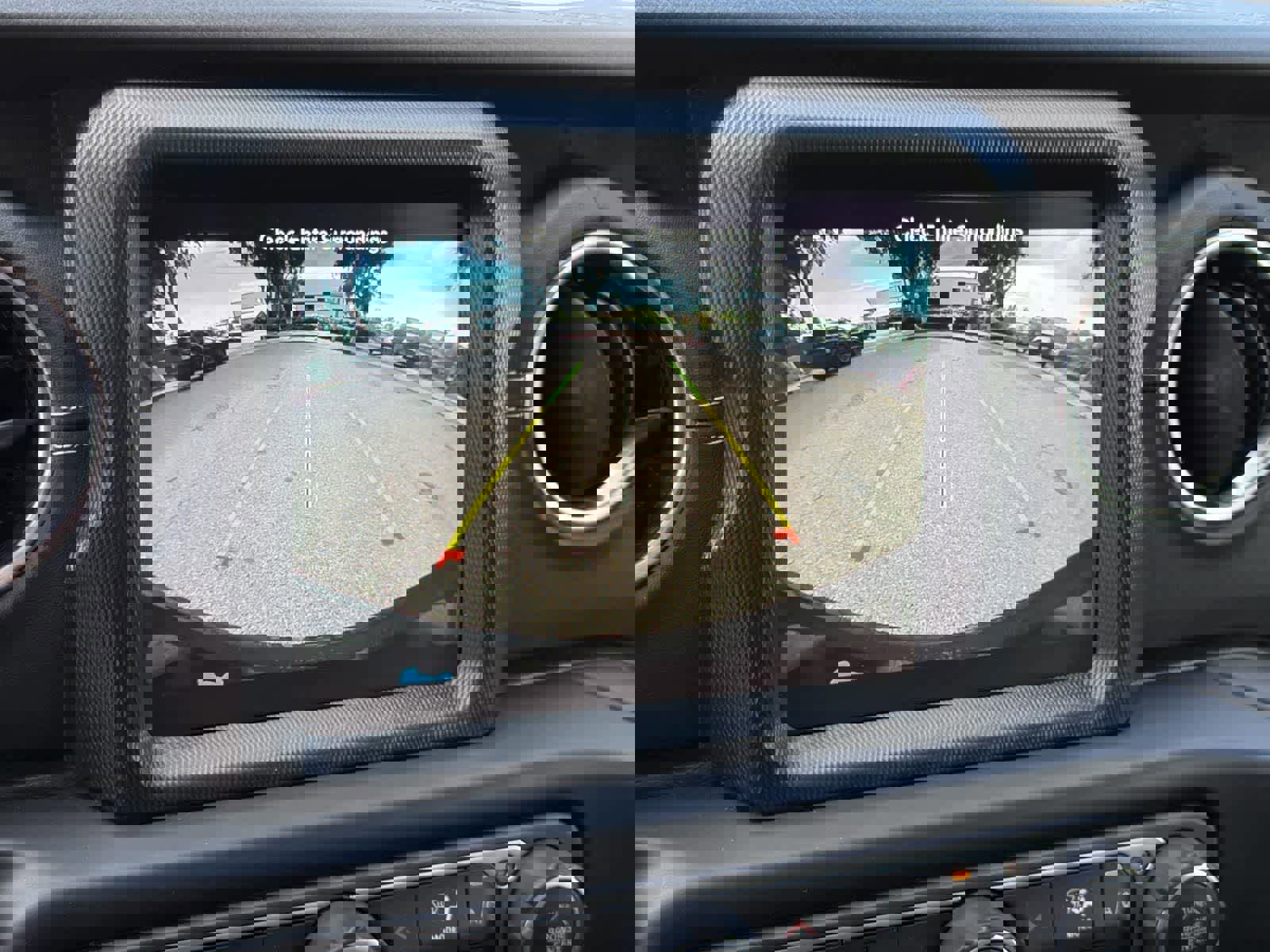 Used 2023 Jeep Wrangler Sahara w/ Cold Weather Group image 17