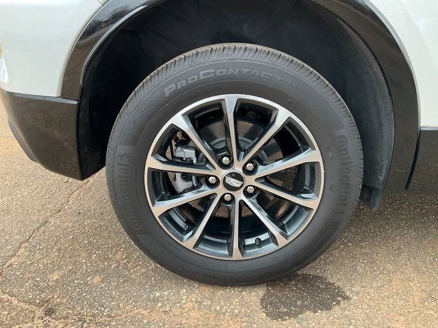 Certified 2025 Cadillac XT4 Sport image 26