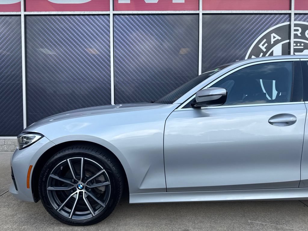 Used 2019 BMW 330i xDrive Sedan w/ Driving Assistance Package AWD/4WD image 16