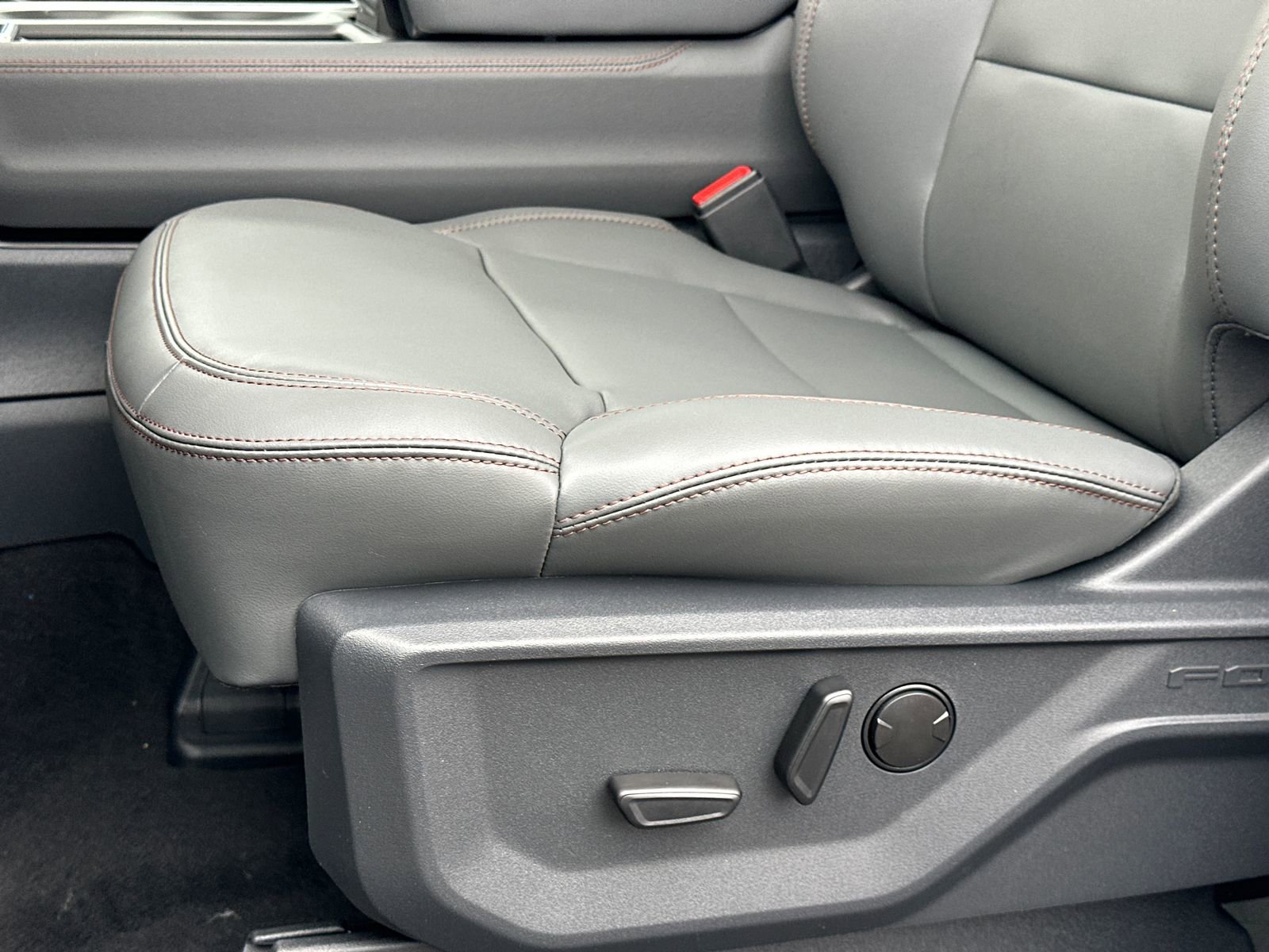 New 2025 Ford Expedition Max Active image 19