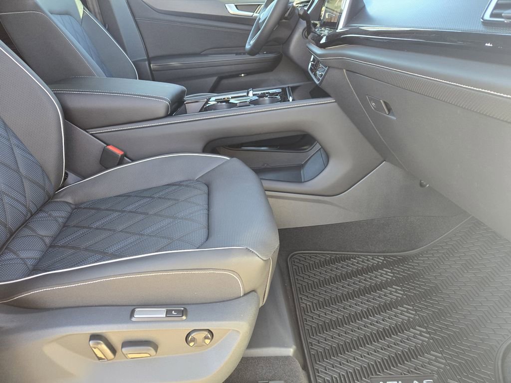 New 2026 Volkswagen Atlas Cross Sport SEL Premium R-Line image 12