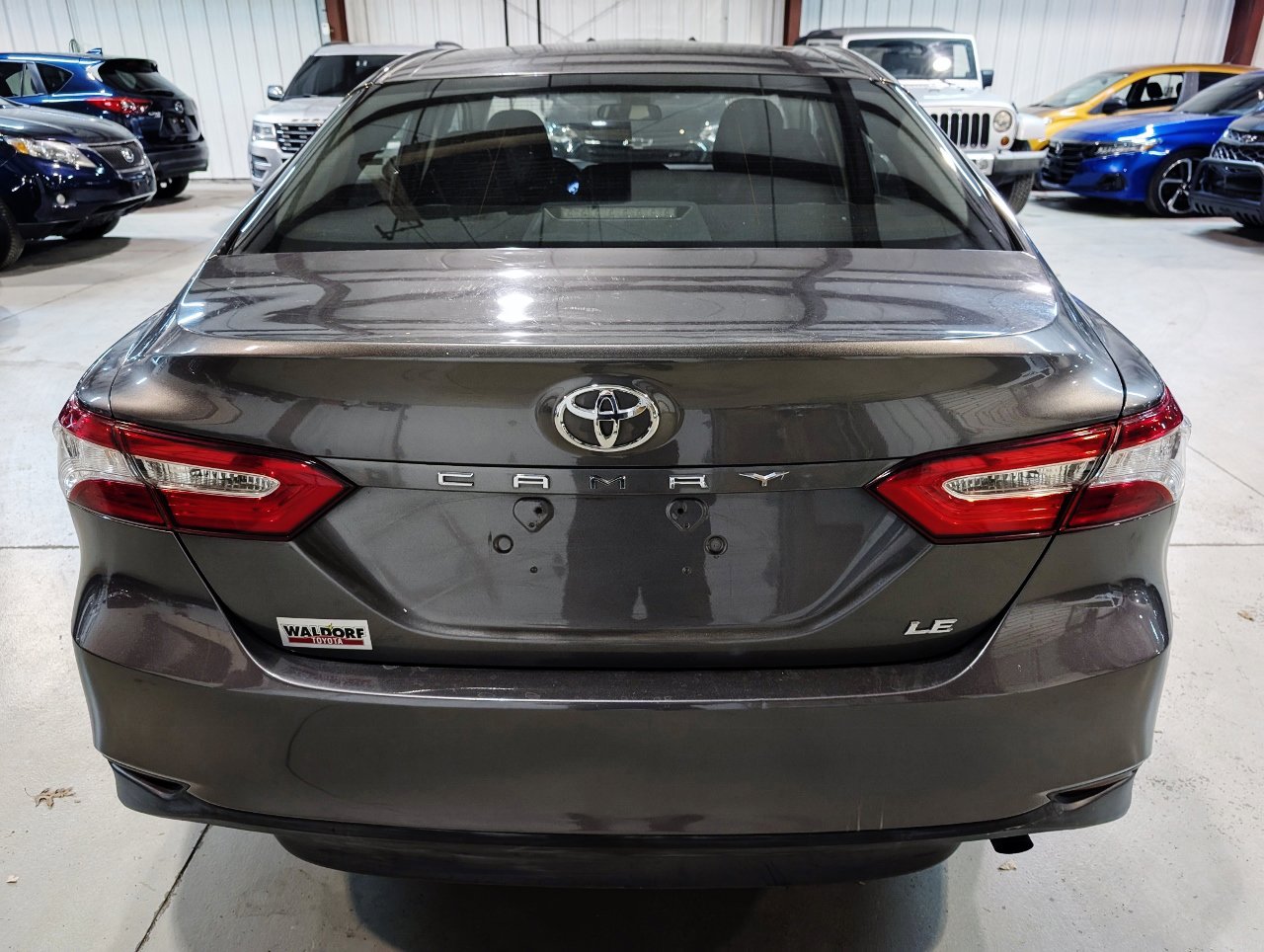 Used 2018 Toyota Camry LE image 6