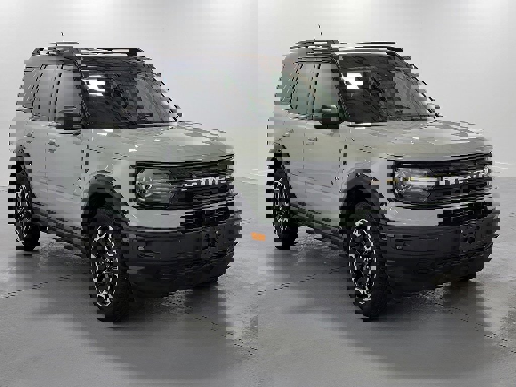 Used 2021 Ford Bronco Sport Outer Banks image 2