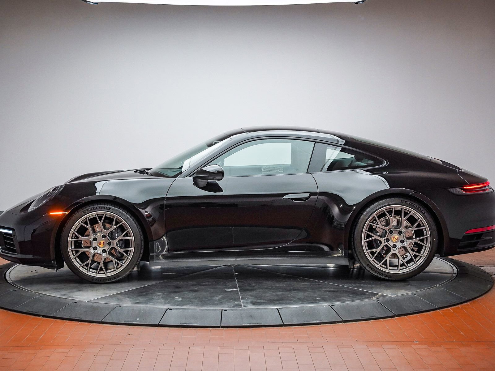 Certified 2023 Porsche 911 Carrera RWD image 2