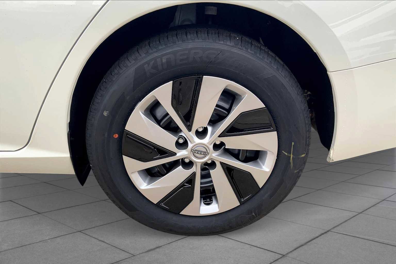 New 2025 Nissan Altima 2.5 S image 12