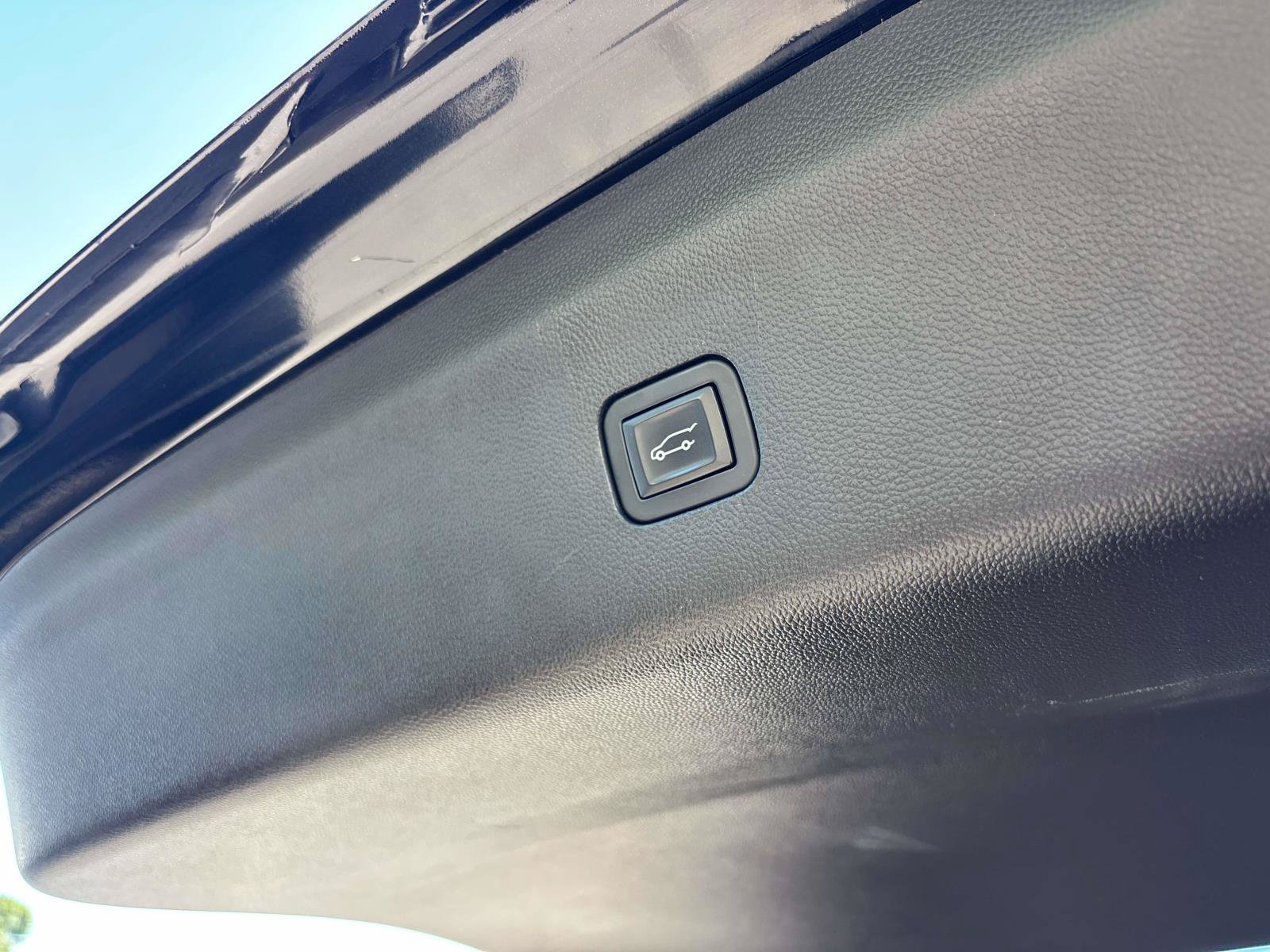 Used 2019 Buick Enclave Essence AWD/4WD image 13