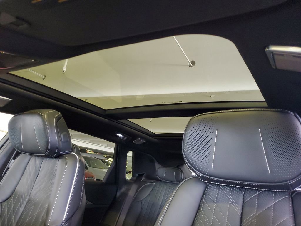 New 2026 Cadillac Lyriq V w/ Exterior Carbon Fiber Package AWD/4WD image 19