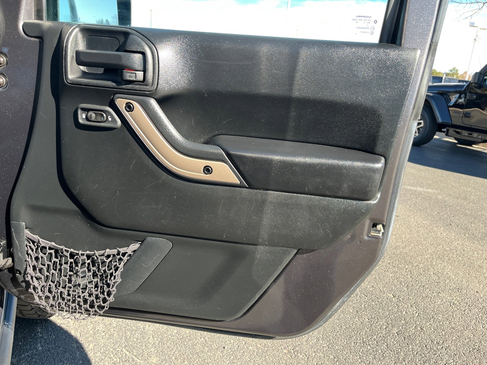 Used 2016 Jeep Wrangler Unlimited Sahara image 16