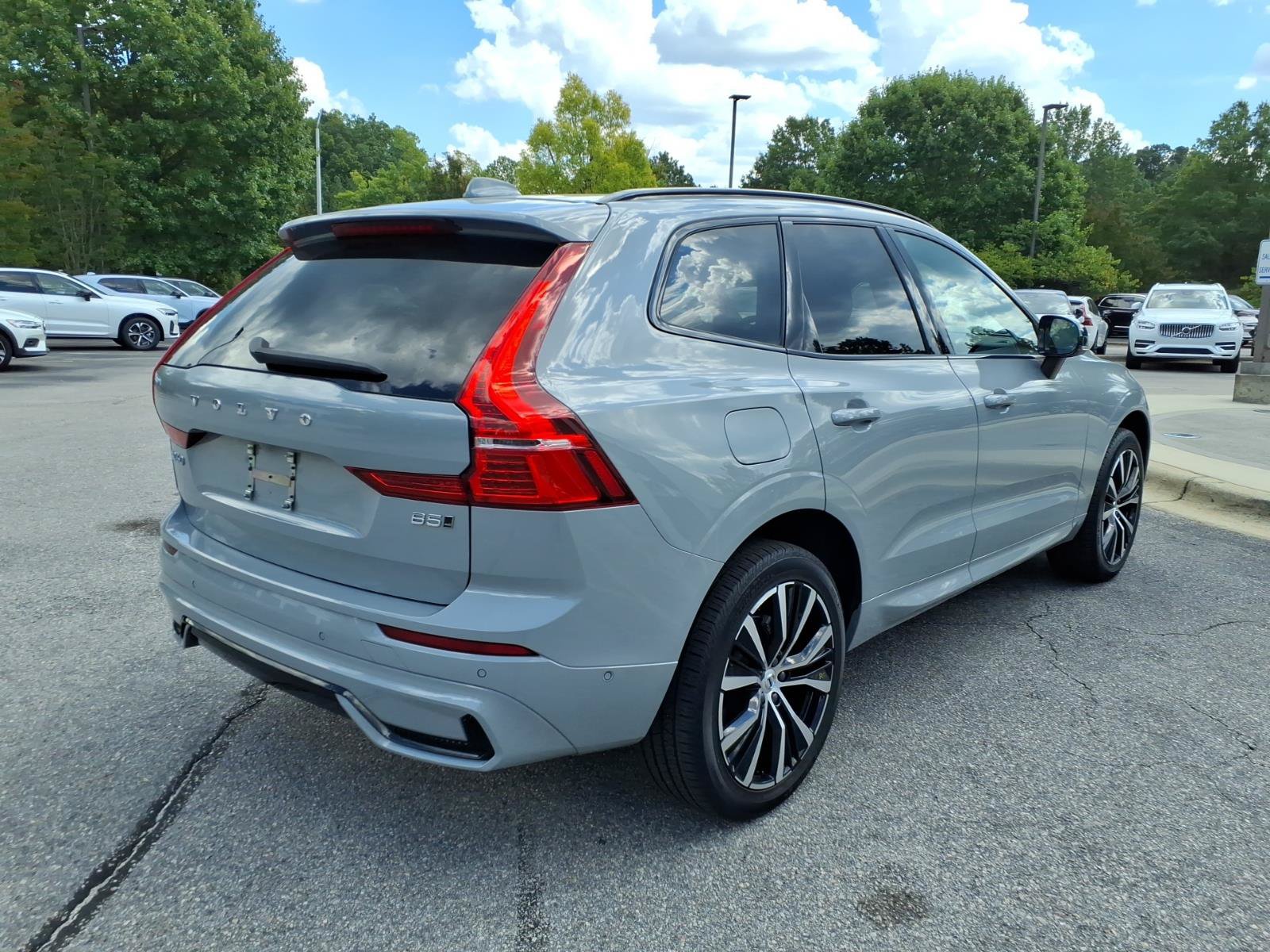 Certified 2024 Volvo XC60 B5 Plus AWD/4WD image 3