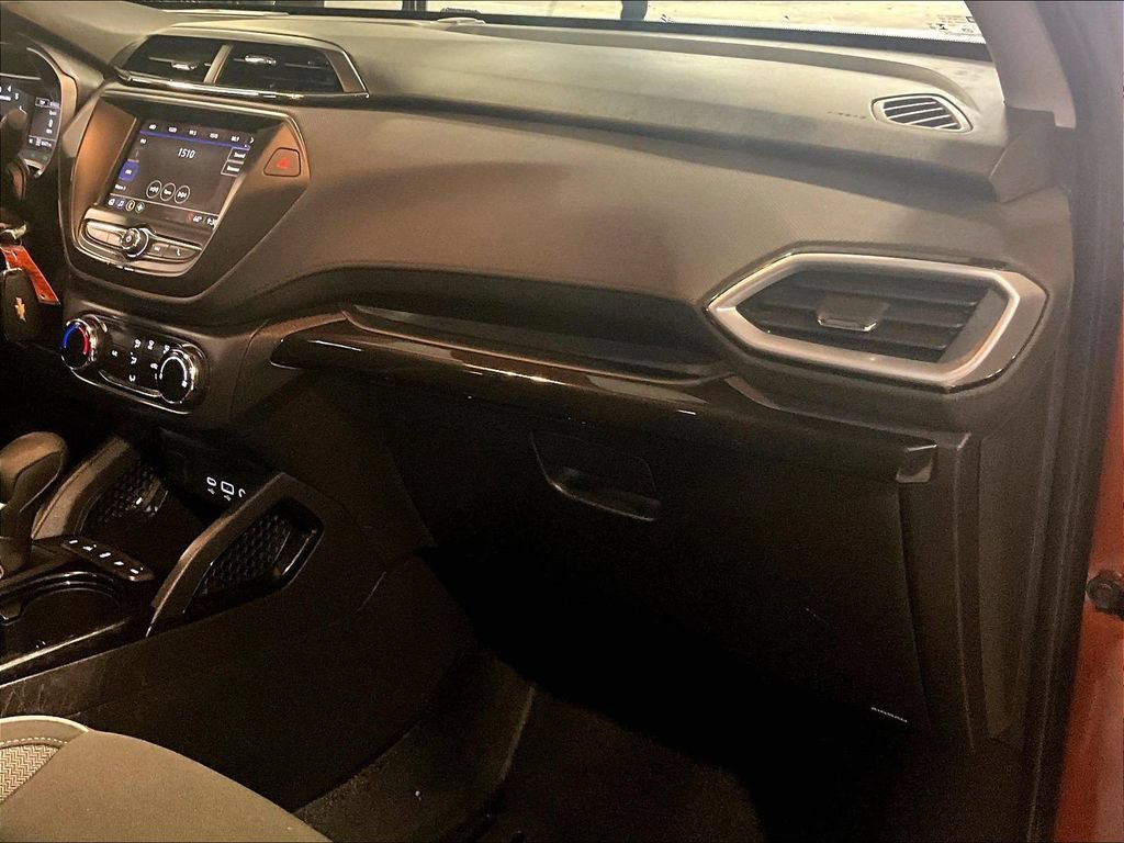 Used 2021 Chevrolet TrailBlazer LS AWD/4WD image 13