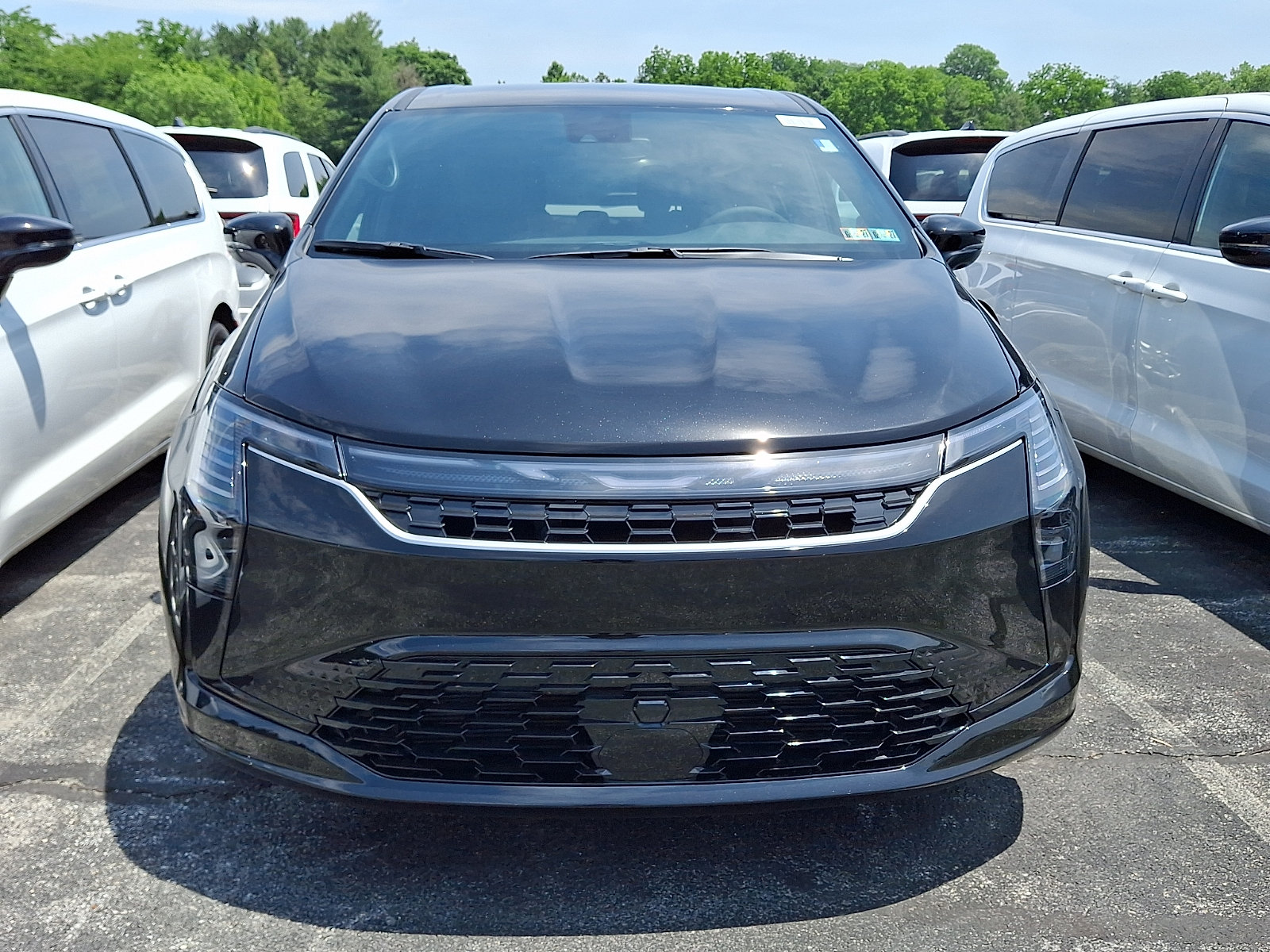 New 2027 Chrysler Pacifica Select FWD image 2