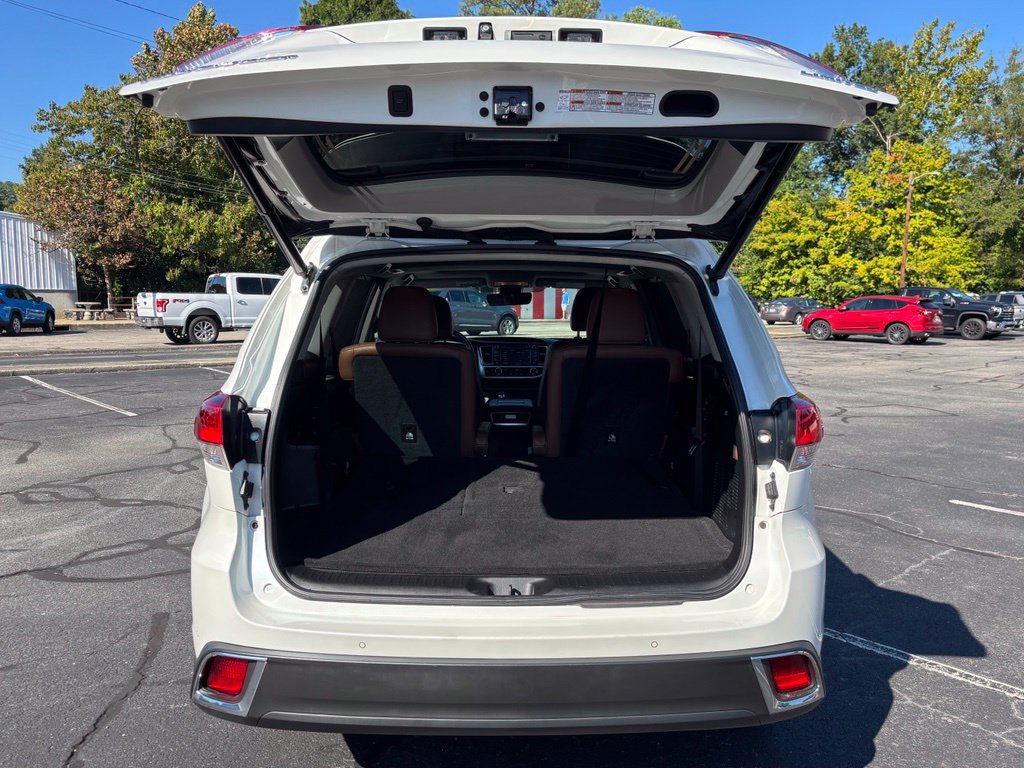 Used 2019 Toyota Highlander Limited FWD image 11