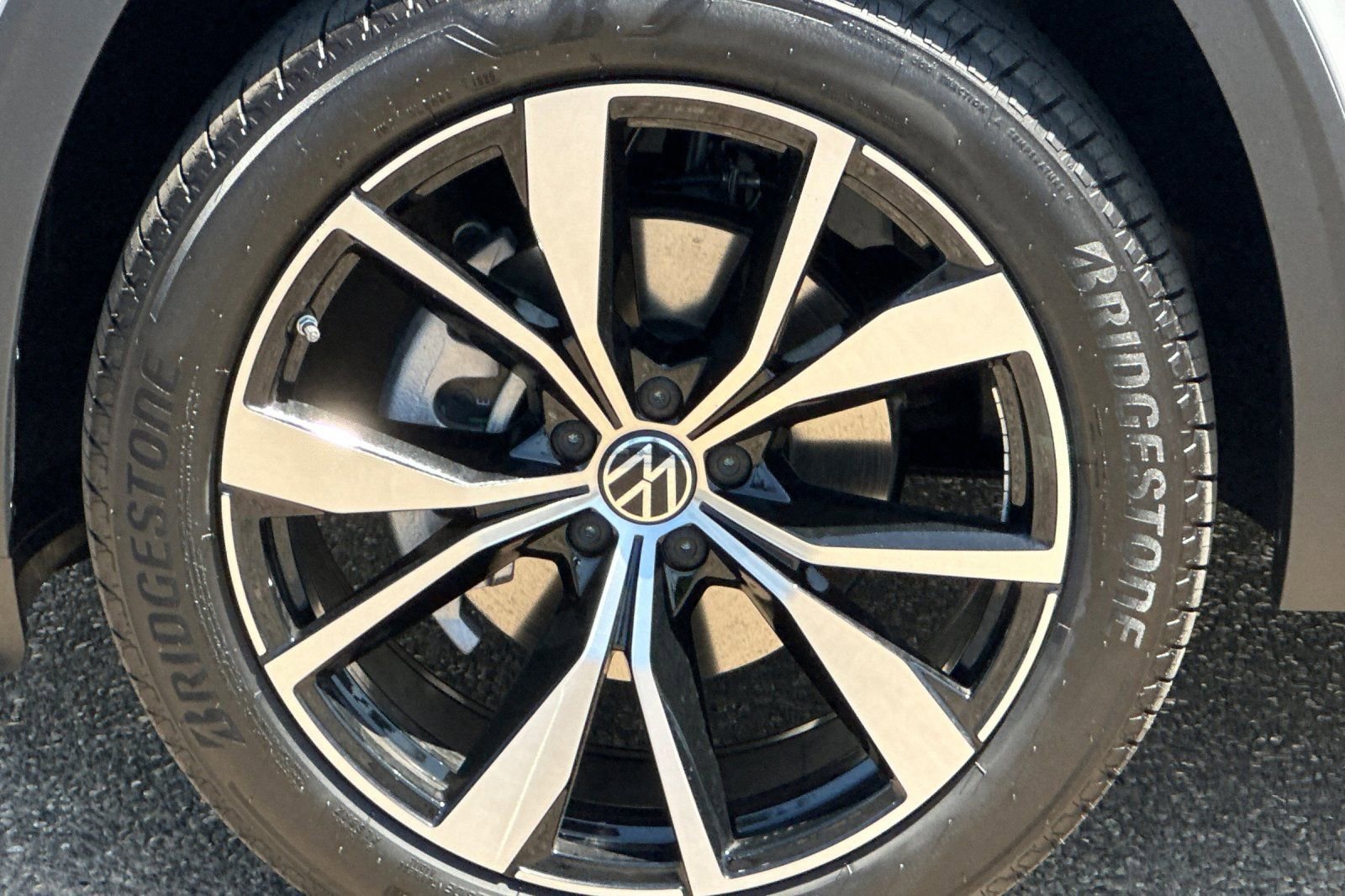 New 2025 Volkswagen Atlas SEL Premium R-Line image 27