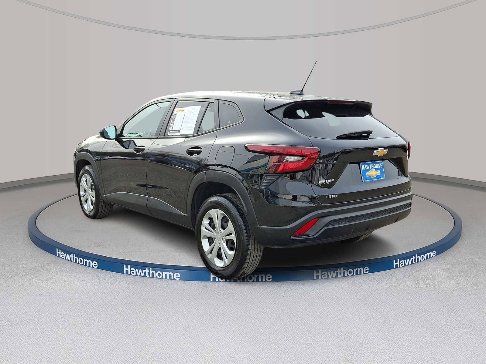 Used 2024 Chevrolet Trax LS image 4