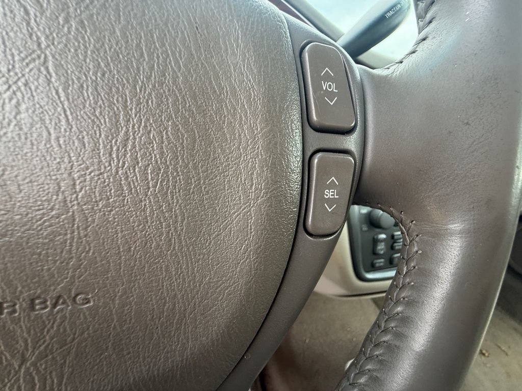 Used 2005 Cadillac De Ville FWD image 15