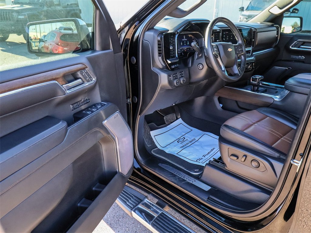 Used 2023 Chevrolet Silverado 1500 High Country w/ Technology Package image 26
