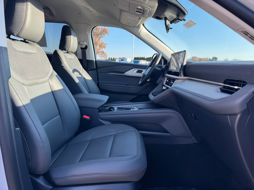 New 2026 Ford Explorer Active w/ Active Comfort Package image 12
