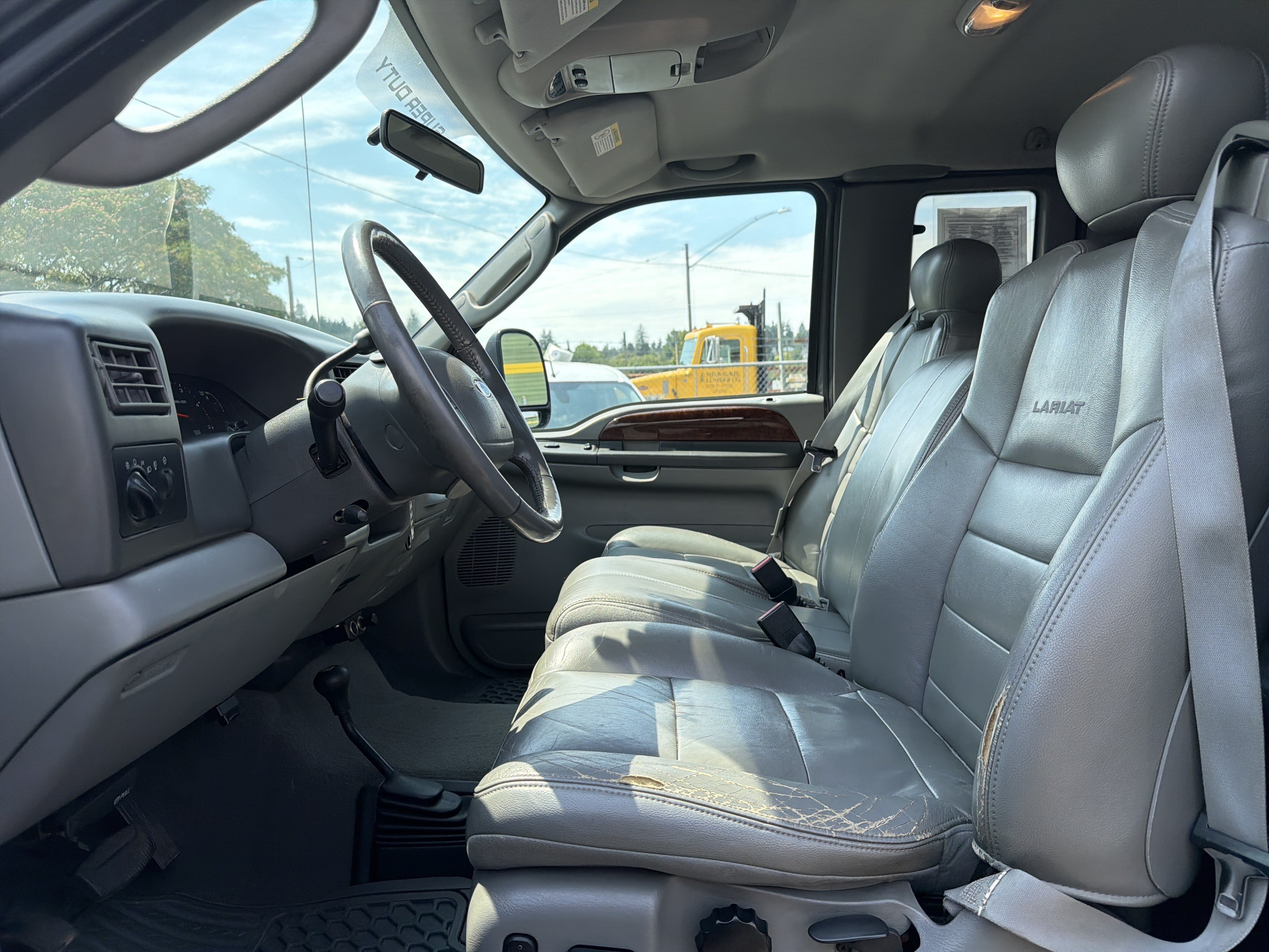 Used 2004 Ford F250 4x4 SuperCab Super Duty image 9