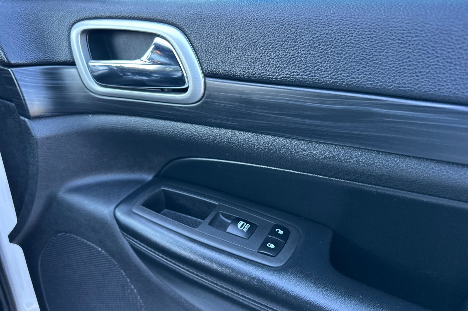 Used 2021 Jeep Grand Cherokee Laredo X image 22