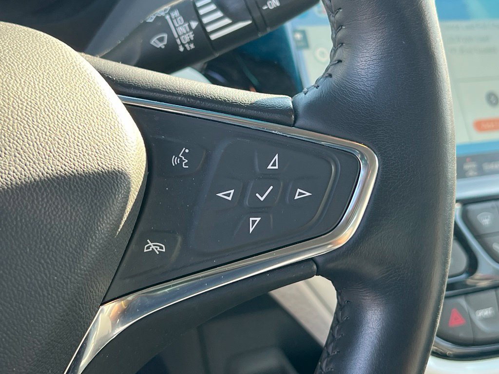 Used 2021 Chevrolet Bolt Premier w/ Infotainment Package FWD image 18