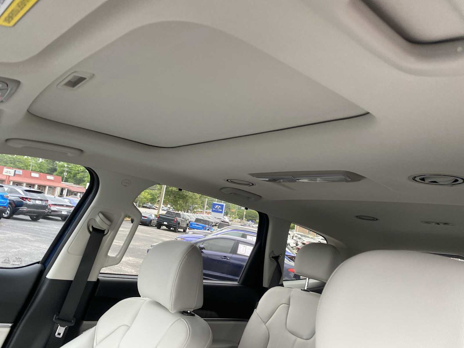 Used 2025 Kia Telluride EX w/ EX Captain's Chair Package FWD image 24