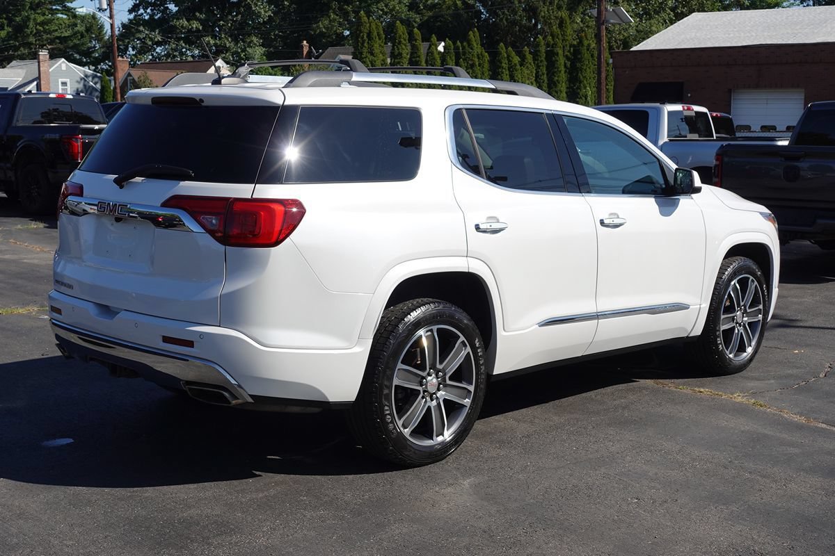 Used 2019 GMC Acadia Denali w/ Technology Package FWD image 3