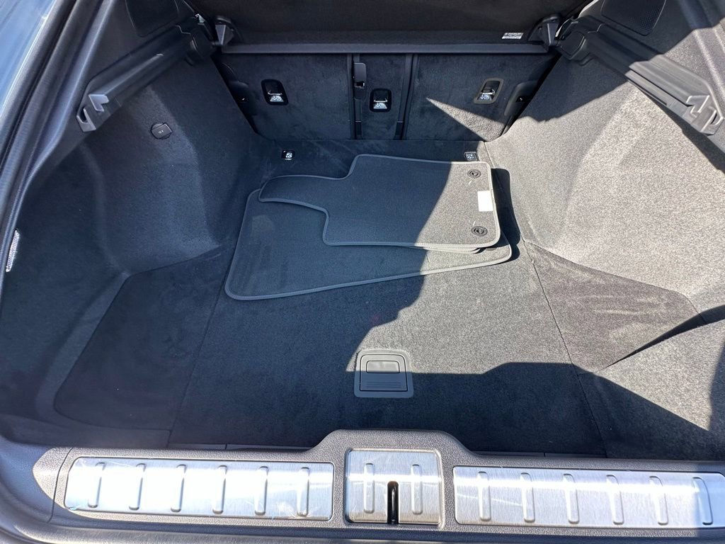 Used 2026 Porsche Panamera image 40